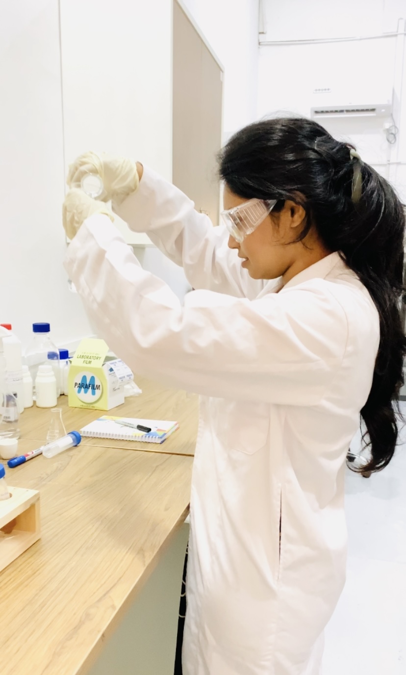 Sanali Jayalath conducting laboratory work